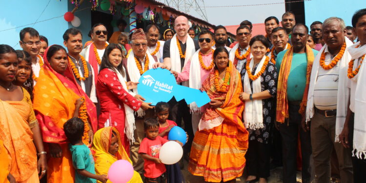 दशैंमा कर्जन्हाको दश दलित परिवारलाई घर हस्तान्तरण