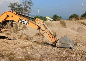 विपन्न मजदुर देखाएर बारामा क्रसर उद्योगीको बह्मलुट