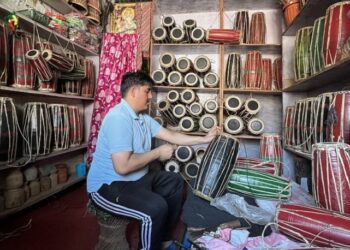 प्रविधिको विकासले मादल व्यवसाय सङ्कटमा