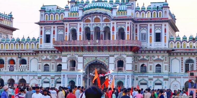 रामजानकी विवाहका लागि जनकपुरधाममा दर्शनार्थीहरुको घुइँचो