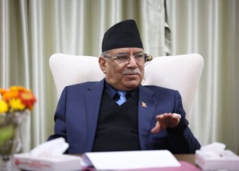 वीर अस्पतालमा आउने बिरामीले गुनासो गर्ने अवस्था बन्न नदिनूस्ः प्रधानमन्त्री