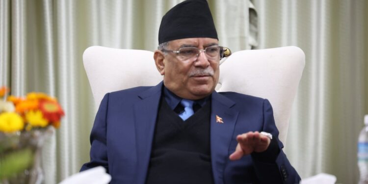 वीर अस्पतालमा आउने बिरामीले गुनासो गर्ने अवस्था बन्न नदिनूस्ः प्रधानमन्त्री