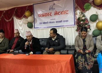 एमालेले सरकार बदल्न छलफल गरिरहेको छ: ज्ञवाली
