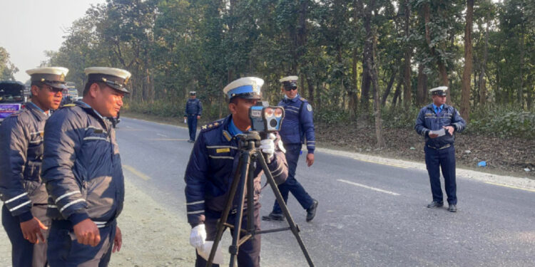 टिकौली जंगल क्षेत्रमा ‘राडर गन’ सहित ट्राफिक जाँच सुरु