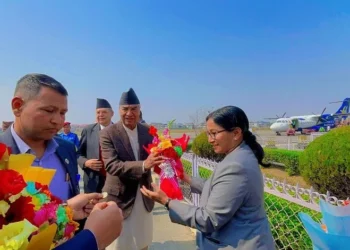 चितवन पुगेर देउवाले भने– गठबन्धन दायाँबायाँ हुँदैन