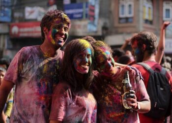 विश्वका अन्य देशमा पनि मनाइन्छ होलीजस्तै रङ्गीन पर्व