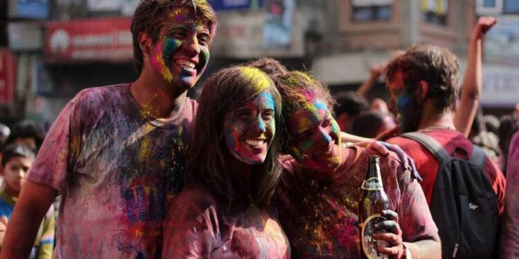 विश्वका अन्य देशमा पनि मनाइन्छ होलीजस्तै रङ्गीन पर्व