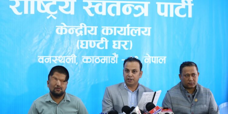 रास्वपाद्वारा महामन्त्री मुकुल ढकाललाई निष्कासन