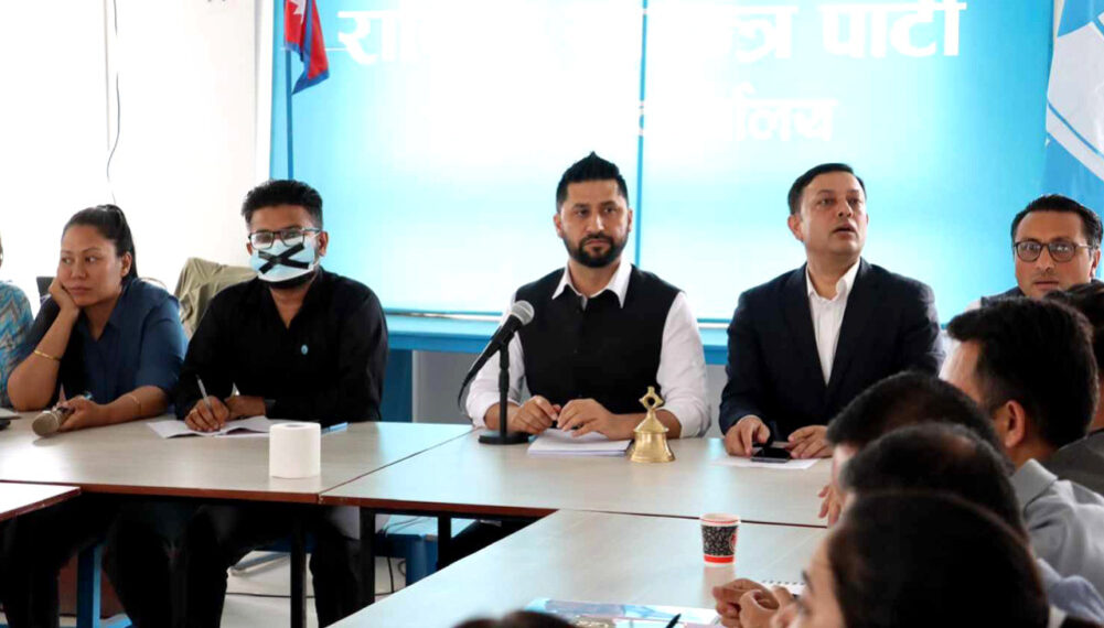 रास्वपा र पार्टी सभापति लामिछानेमाथि महामन्त्री ढकालका प्रश्नै-प्रश्न 