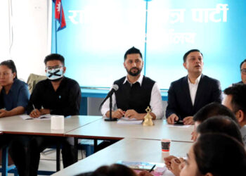 रास्वपा र पार्टी सभापति लामिछानेमाथि महामन्त्री ढकालका प्रश्नै-प्रश्न 