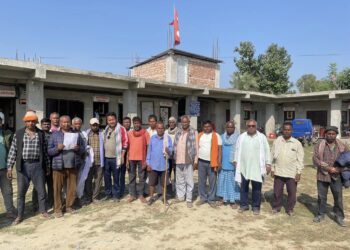 प्रशासकीय भवन निर्माणको माग गर्दै कर्जन्हा नगरवासिले ज्ञापन पत्र बुझाए 